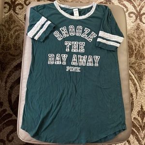 VS PINK green “snooze the day away” sleep shirt